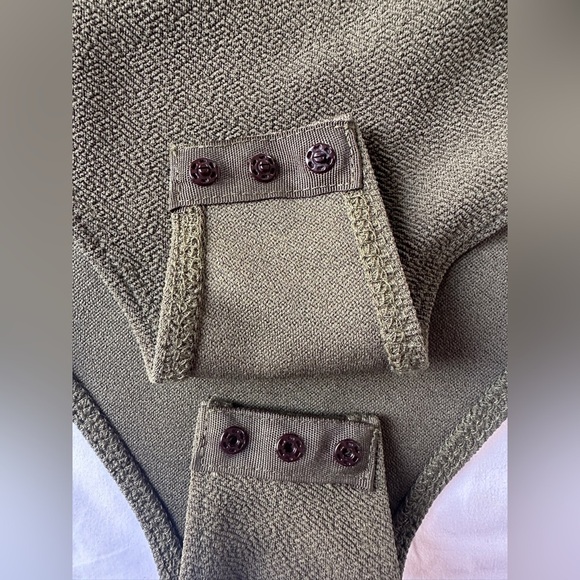 SHEIN Olive Green Ruffle Sleeve Bodysuit - Picture 7 of 7